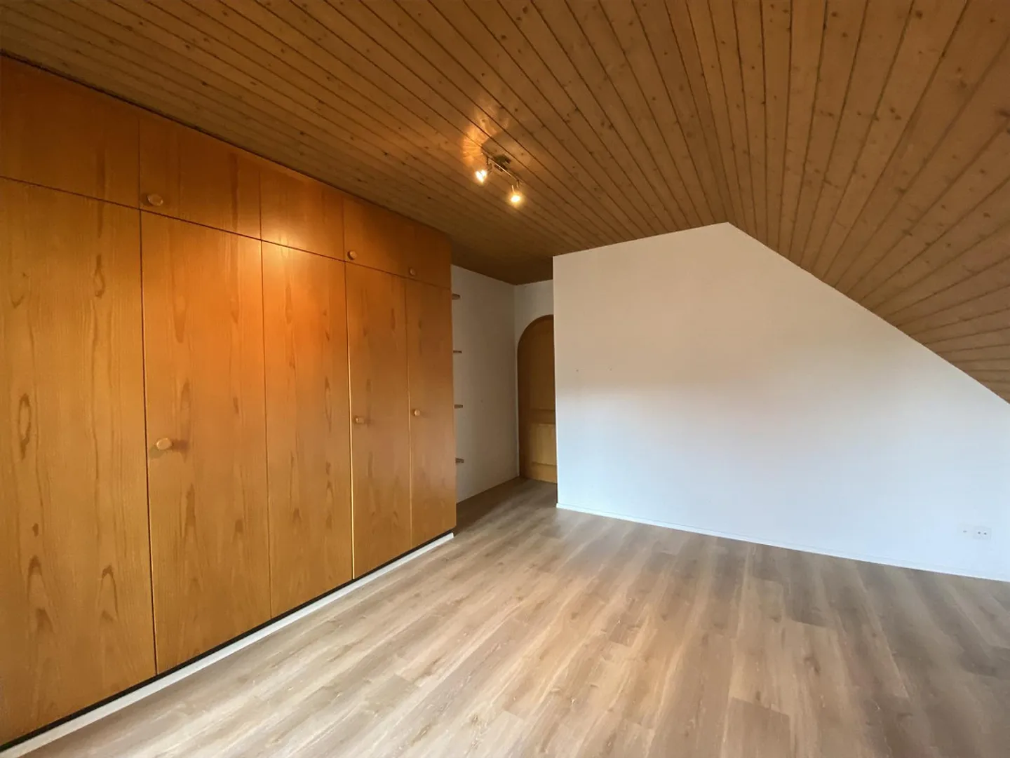 Charmante Dachwohnung in Neftenbach - Foto 9 von 15