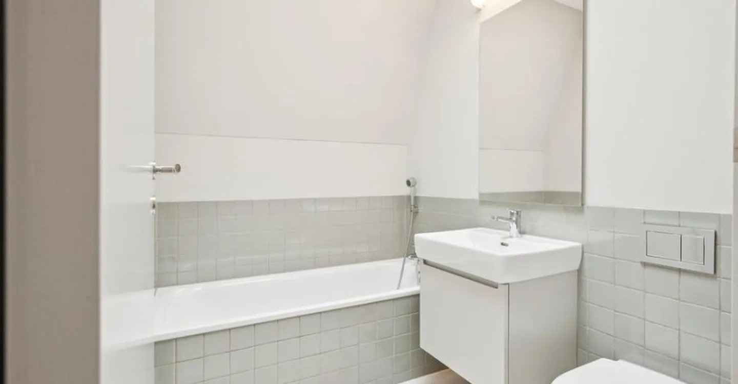 Appartement en attique de 3,5 pièces à Zurich à louer dans un bel emplacement - Photo 4 sur 9
