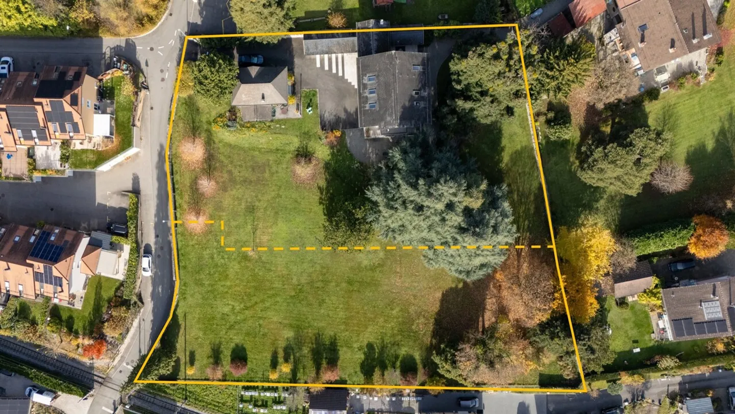 BUILDING PLOT ~2'083m2 = ~CHF 336.-/m2 / PERMIT IN FORCE FOR 2 VILLAS - Photo 6 of 8
