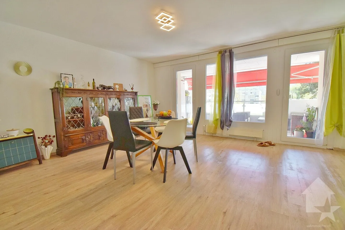 4,5-Zimmer-Wohnung mit Garage und 2 Parkplätzen - Foto 3 von 11