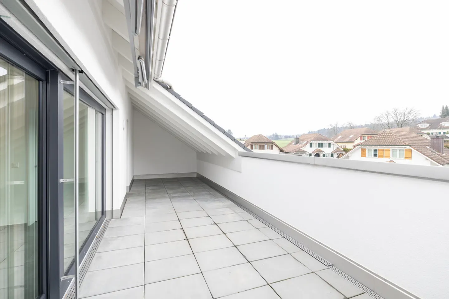 4.5-room penthouse apartment in a quiet location - Photo 5 of 13