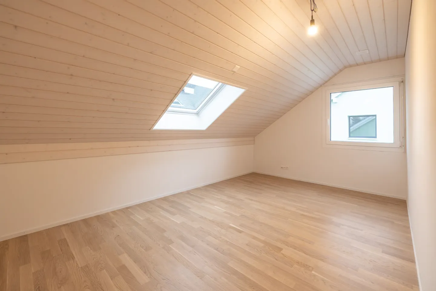 4.5-room penthouse apartment in a quiet location - Photo 8 of 13