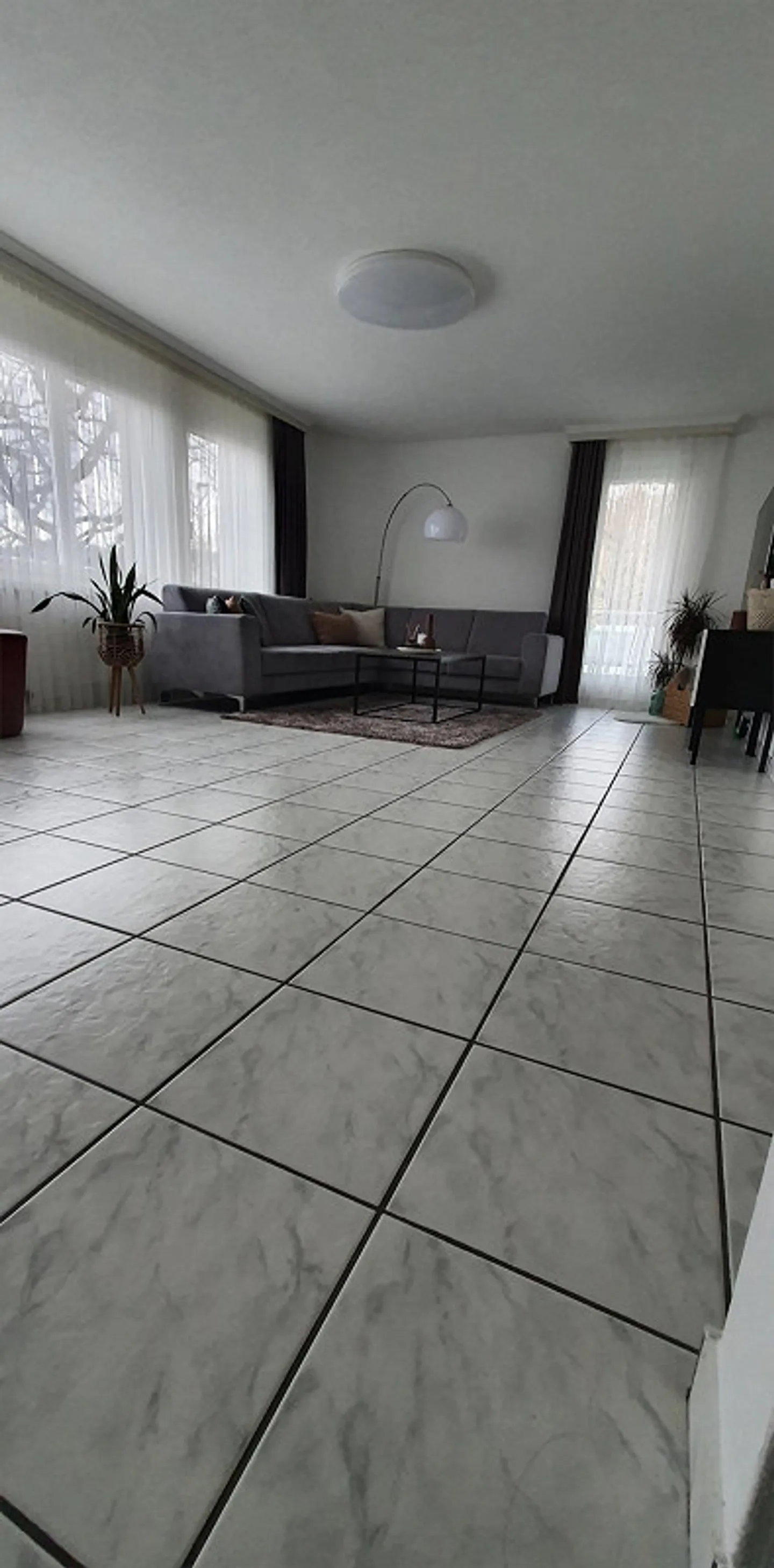 Bright spacious 4.5 room apartment - Photo 4 of 12