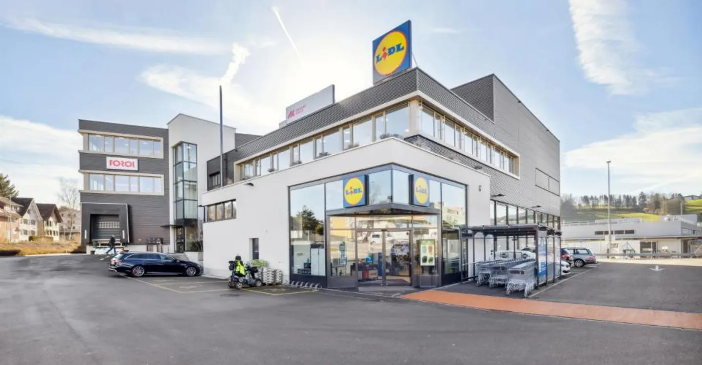 Espace commercial spacieux - Photo 2 sur 7