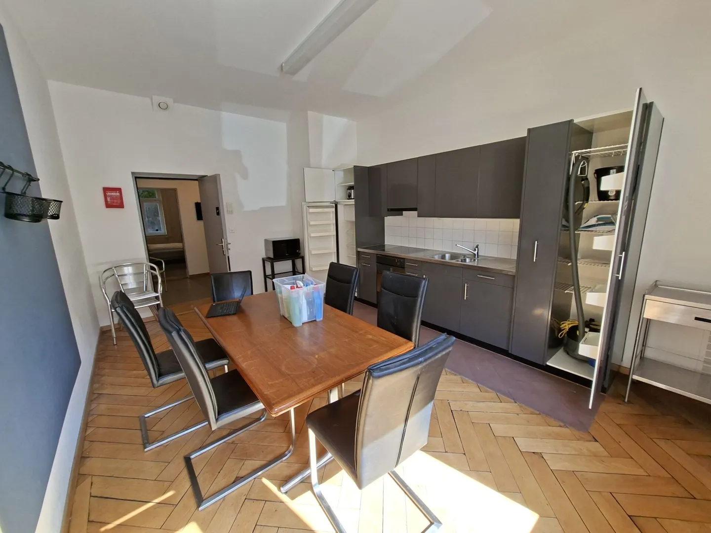 Furnished WG Room - Central, Modern and All Inclusive, Ground Floor Room 3 - Photo 1 of 6