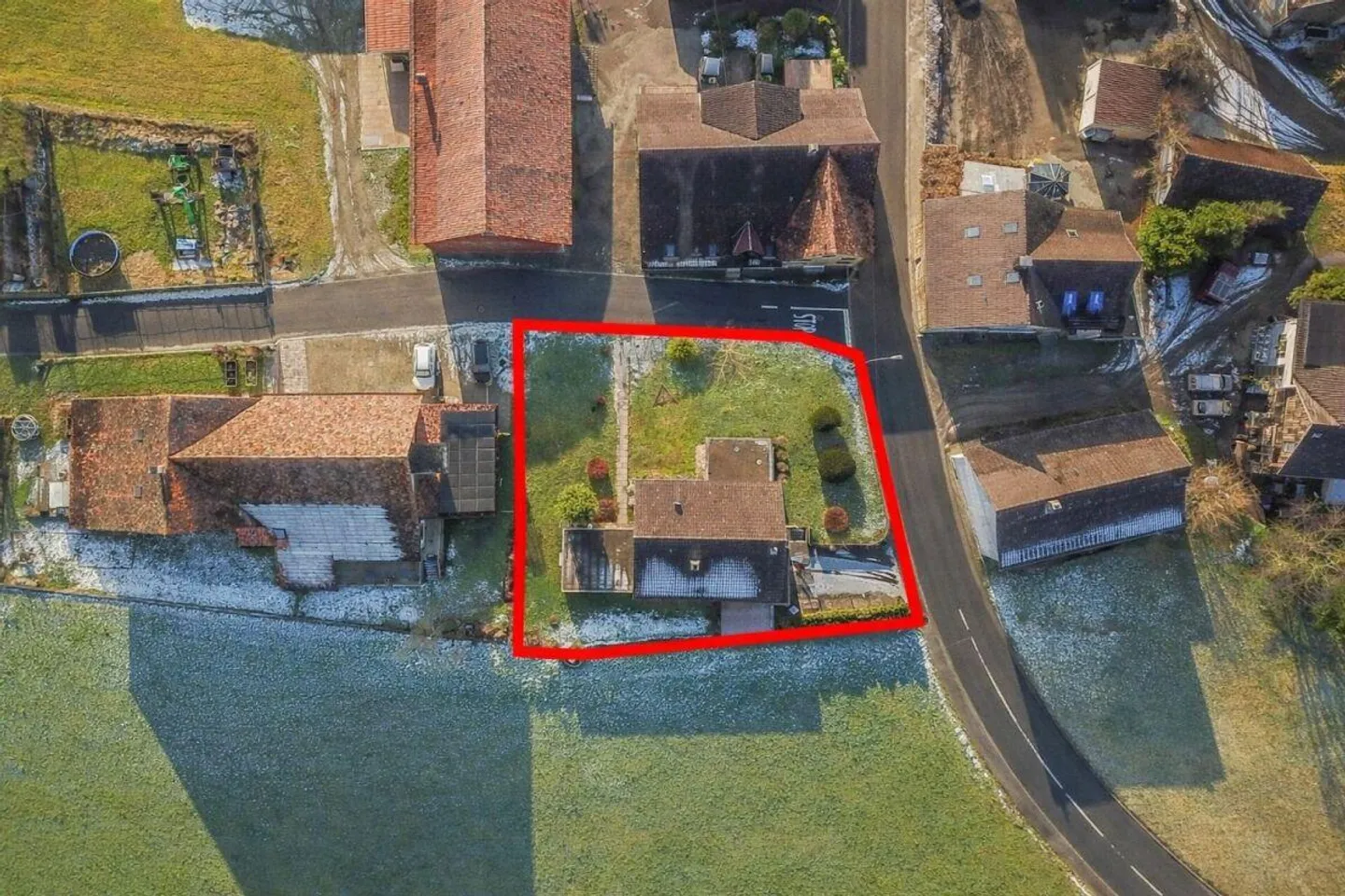 Charming 3.5-room single-family house with generous surroundings in Götighofen - Photo 2 of 16