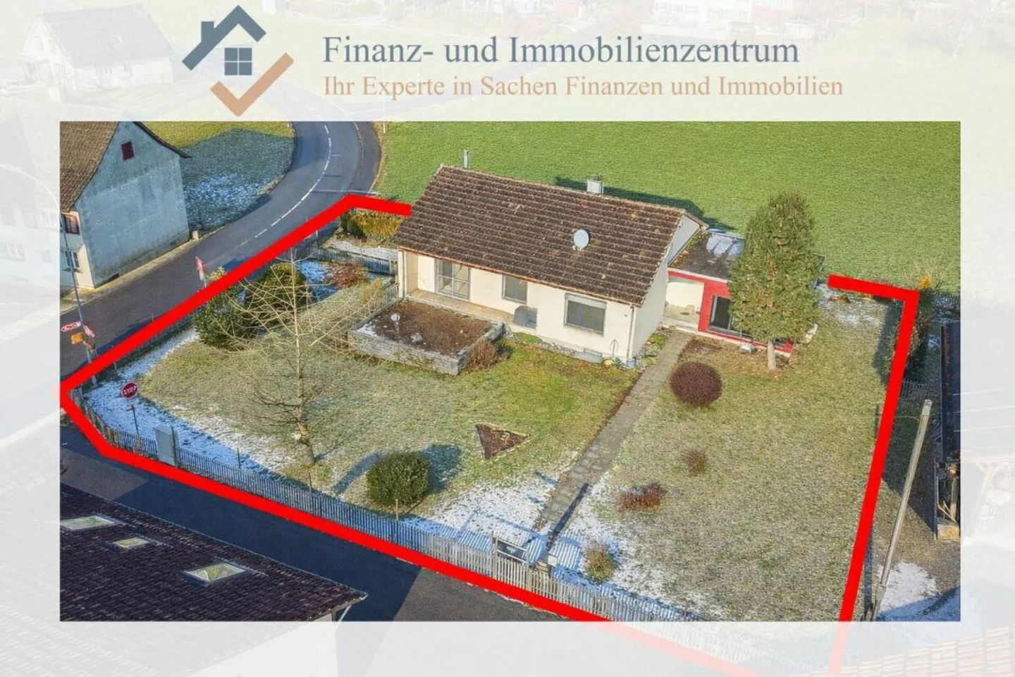 Charming 3.5-room single-family house with generous surroundings in Götighofen - Photo 1 of 16