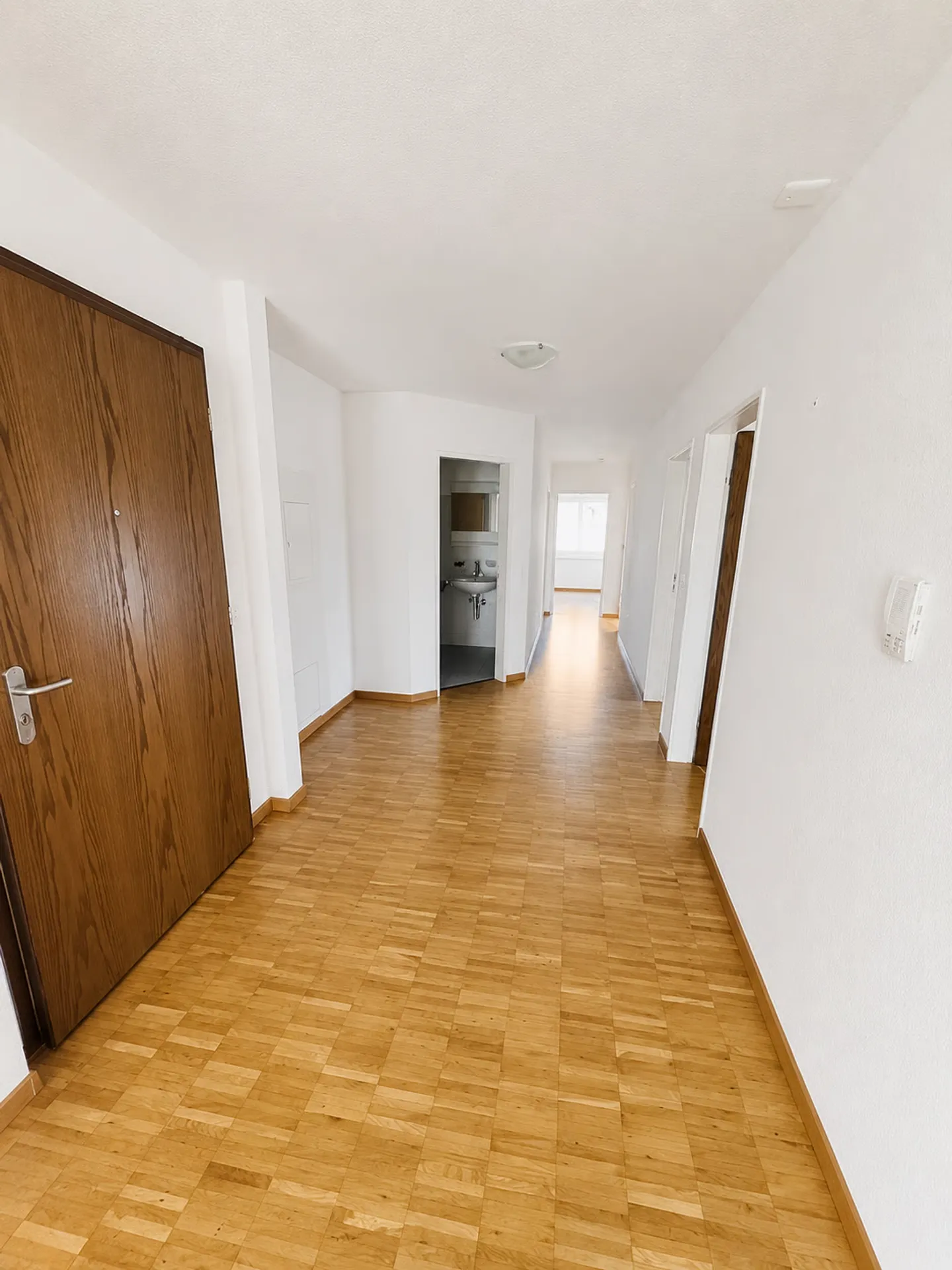 Geräumige 5.5-Zimmer-Wohnung mit Balkon - Foto 6 von 10