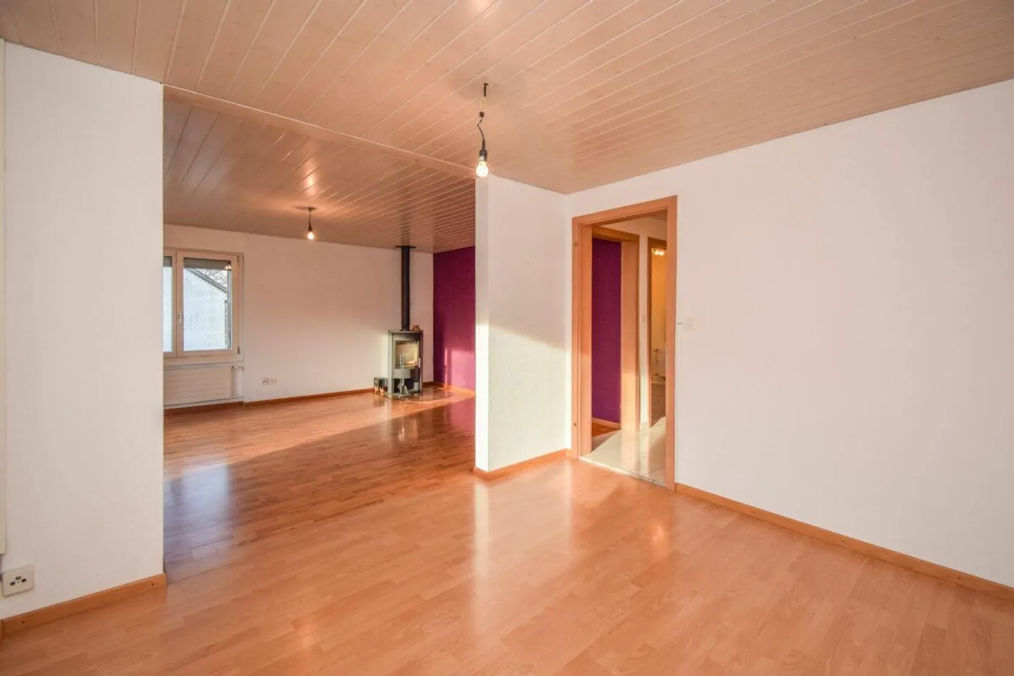 Charming 3.5-room single-family house with generous surroundings in Götighofen - Photo 5 of 16