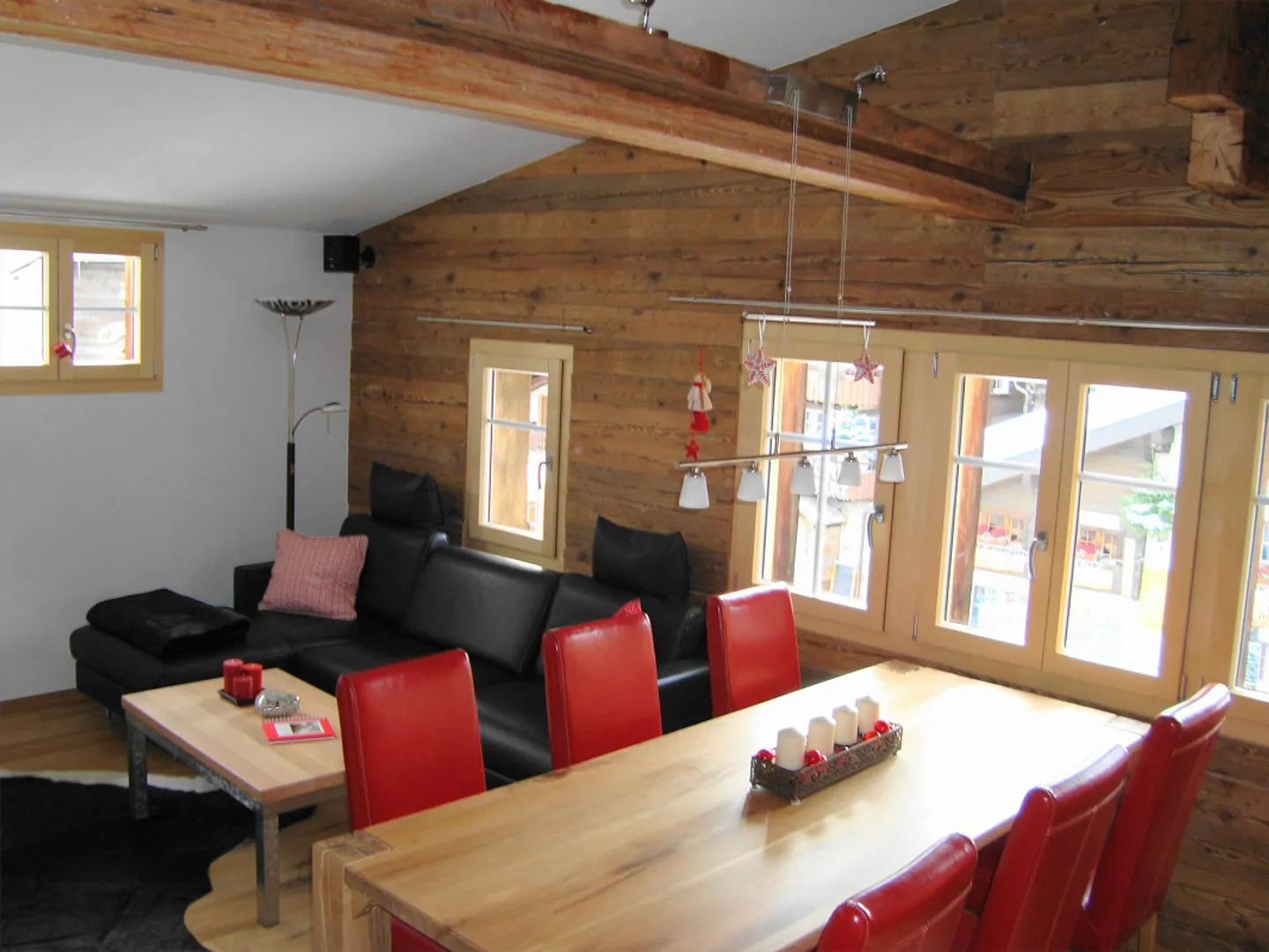 Appartement sous les combles dans une maison valaisanne typique au cœur de Zermatt - Photo 5 sur 9