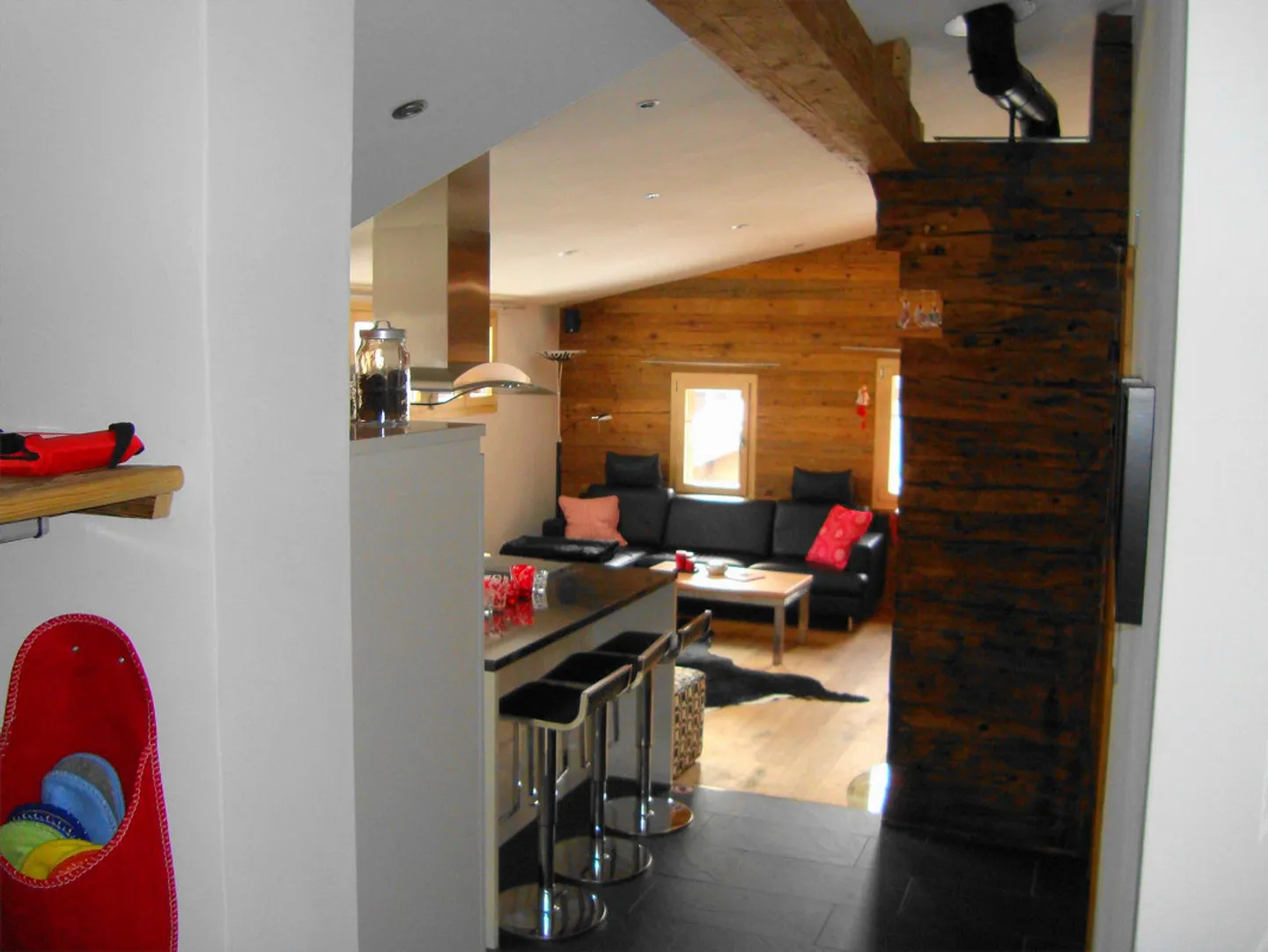 Appartement sous les combles dans une maison valaisanne typique au cœur de Zermatt - Photo 7 sur 9