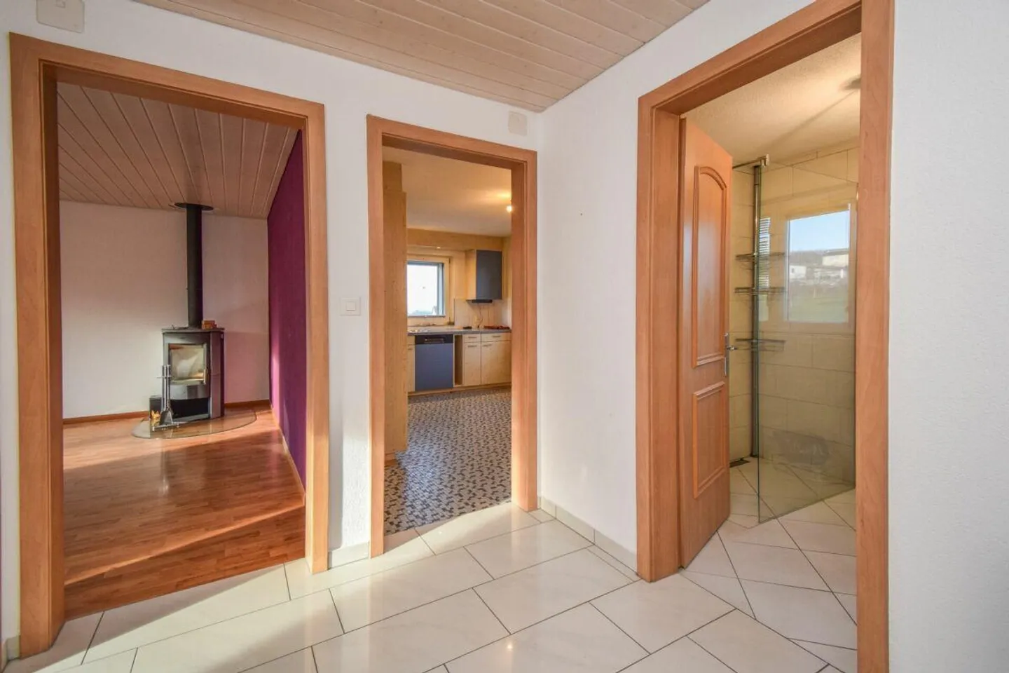 Charming 3.5-room single-family house with generous surroundings in Götighofen - Photo 6 of 16