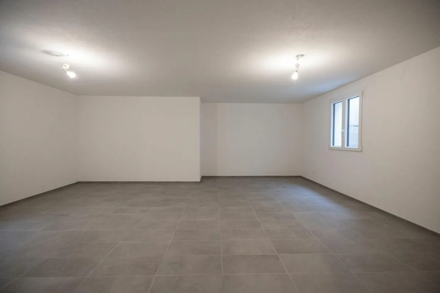 Vendiamo ville spaziose e moderne a Moleno - Foto 15 di 15