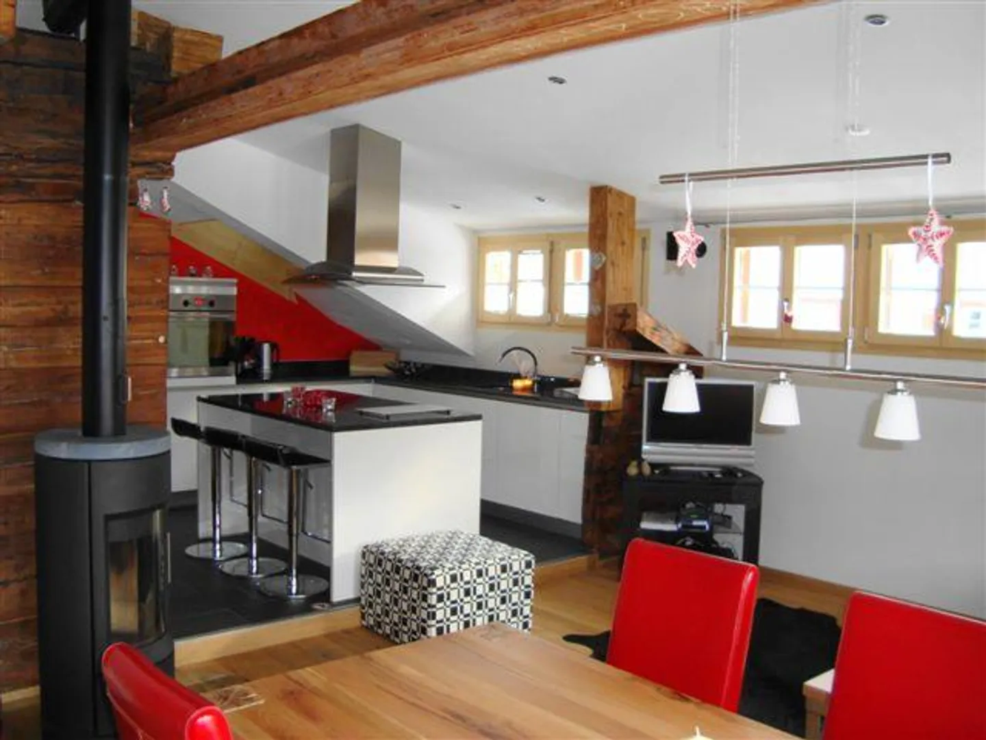 Appartement sous les combles dans une maison valaisanne typique au cœur de Zermatt - Photo 8 sur 9