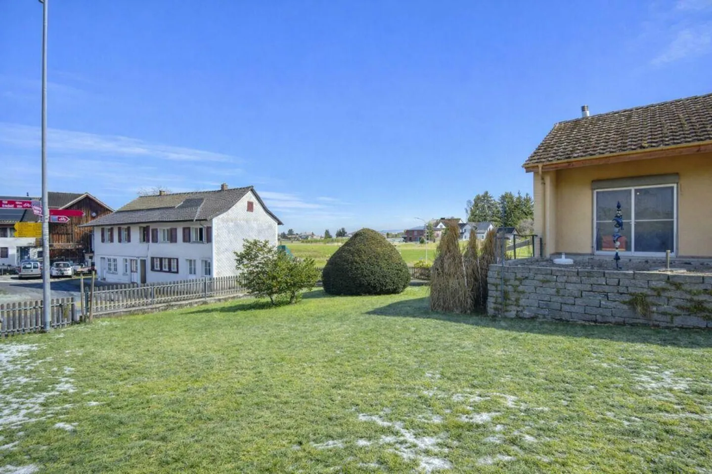 Charming 3.5-room single-family house with generous surroundings in Götighofen - Photo 16 of 16