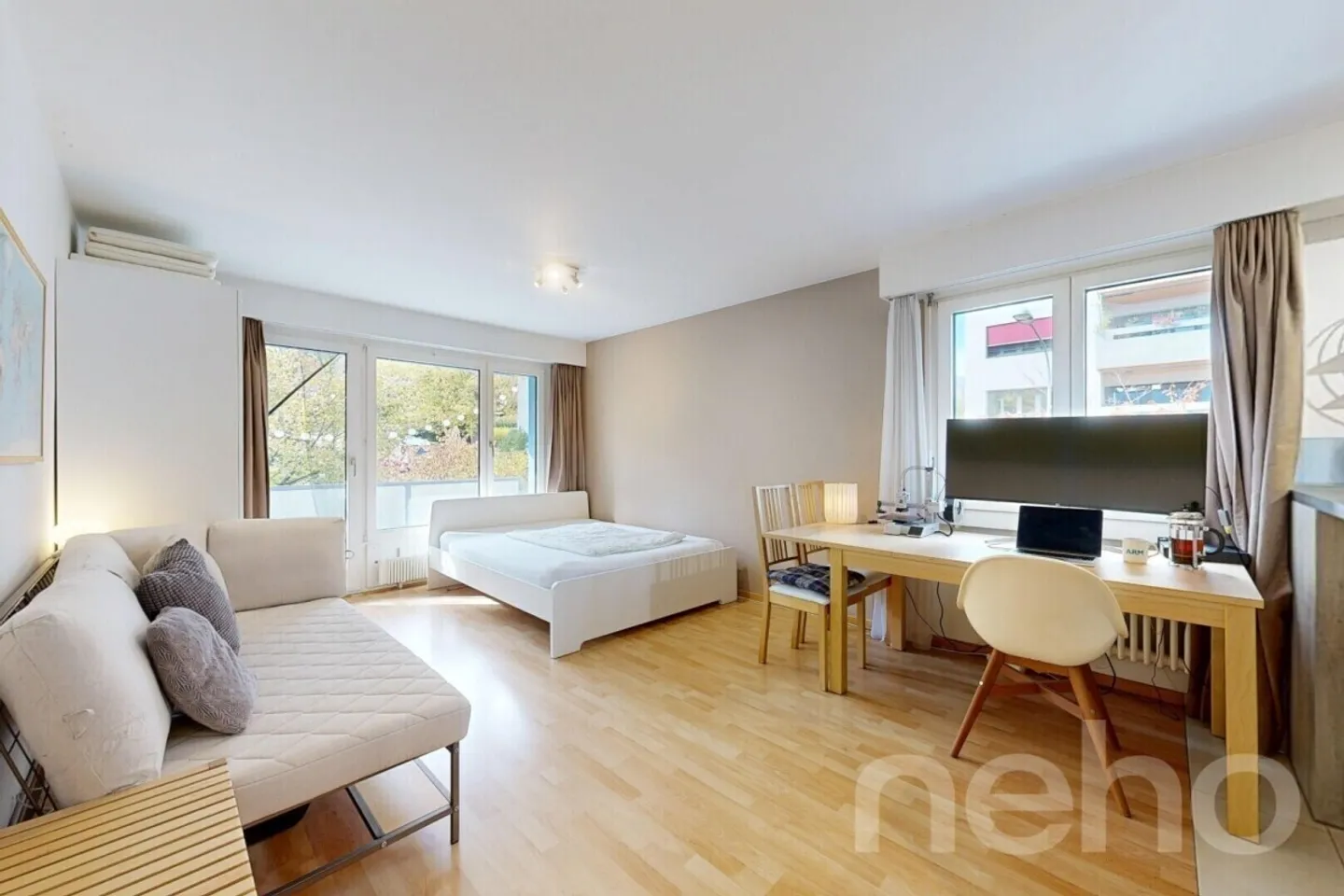 Renovated studio in Zurich's Friesenberg district - Photo 1 of 7