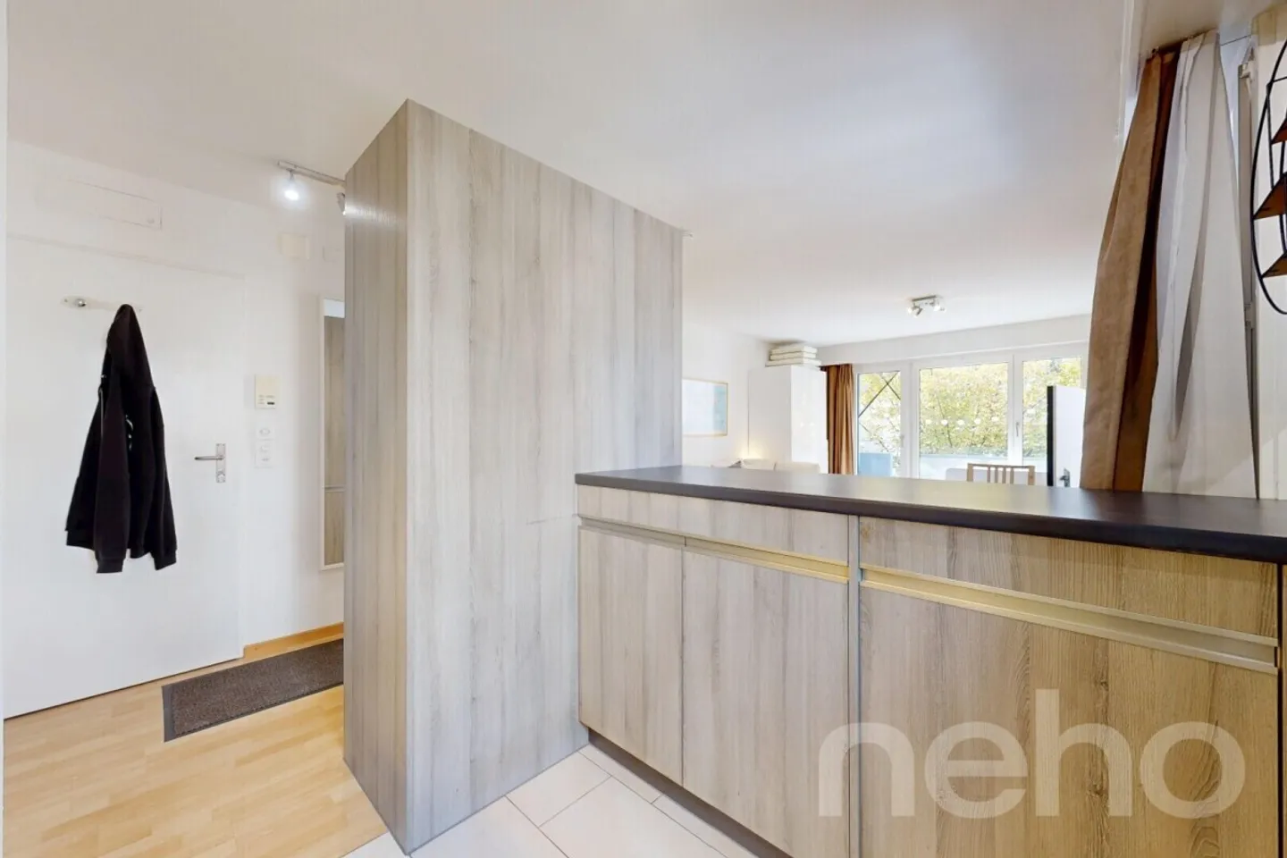 Renovated studio in Zurich's Friesenberg district - Photo 3 of 7