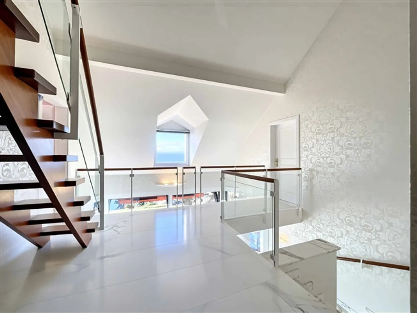 Detached villa with 6.5 rooms and panoramic views of Lake Geneva - Photo 9 of 13