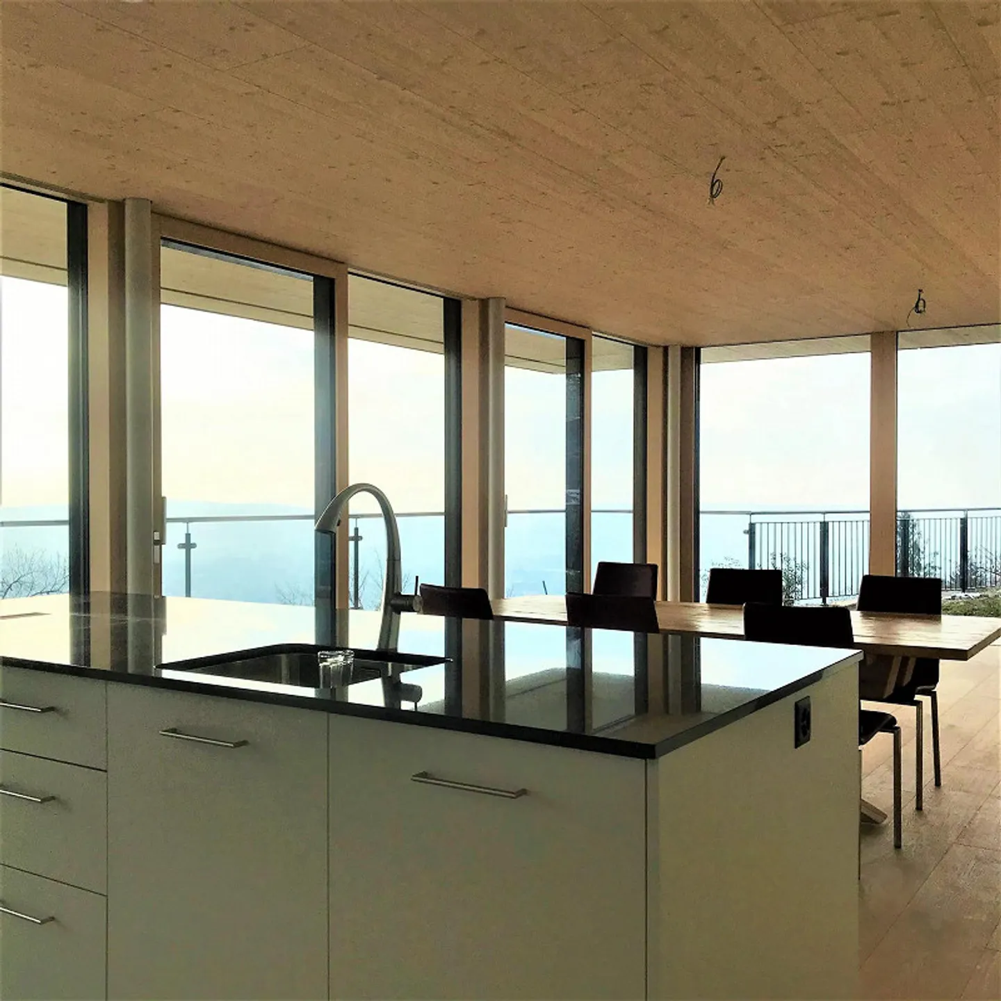 Moderna casa unifamiliare di 4,5 stanze con vista panoramica a Evilard - Foto 5 di 10