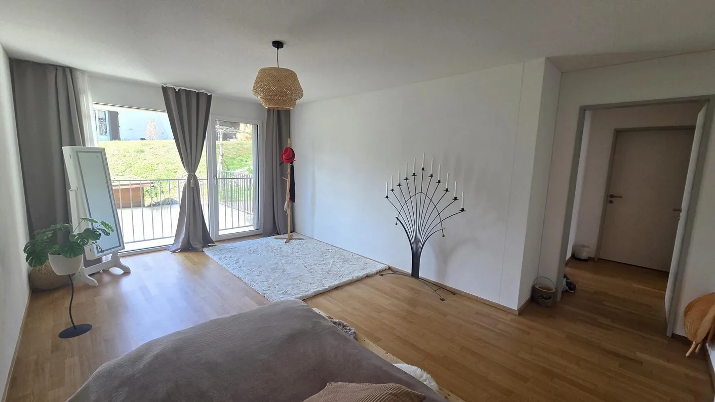 Appartement en terrasse de 5 ½ pièces, presque neuf, avec la plus belle vue sur la vallée du côté ensoleillé - Photo 8 sur 17