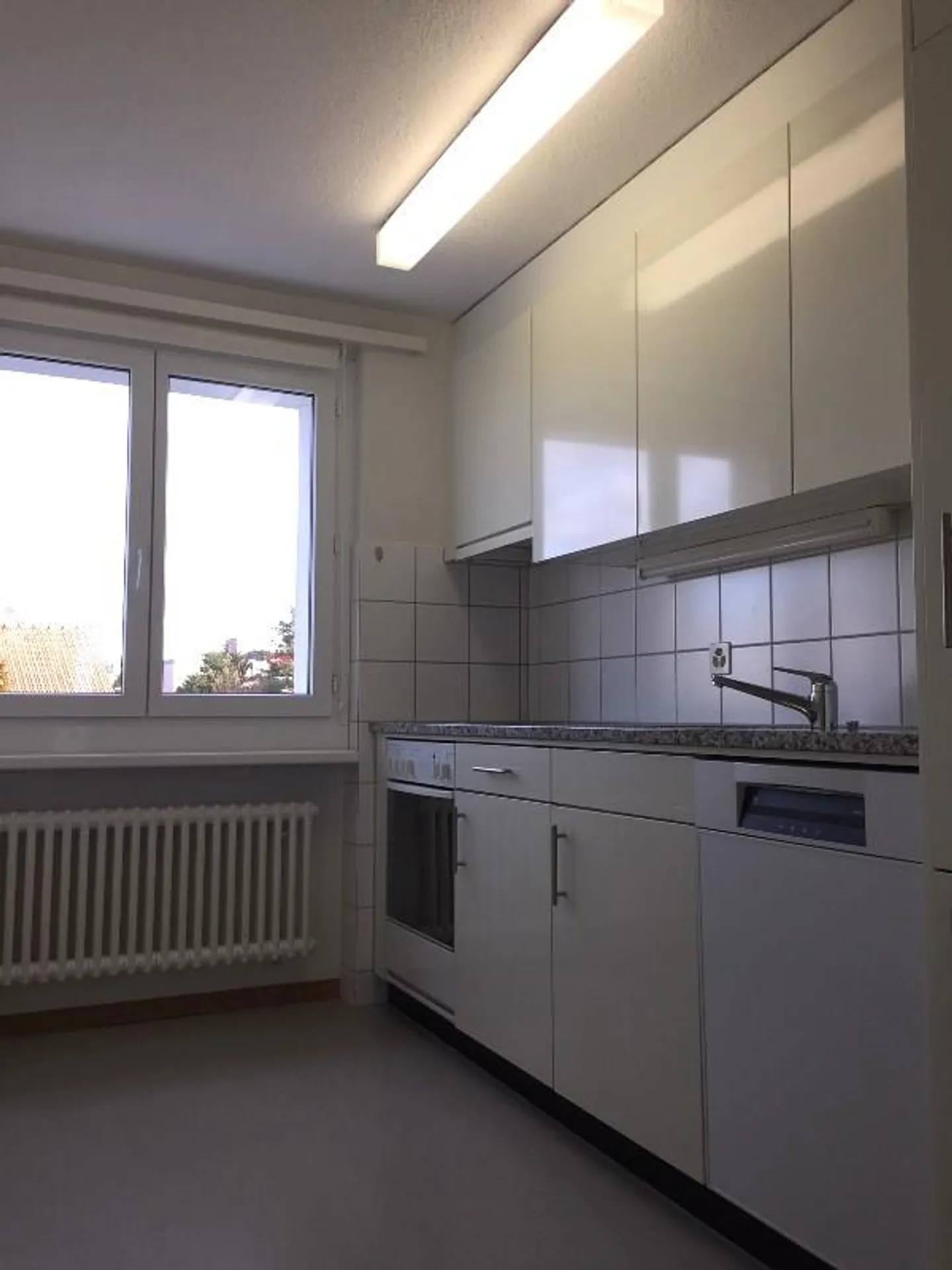 Cozy apartment near city center and directly at the train station! - Photo 3 of 7