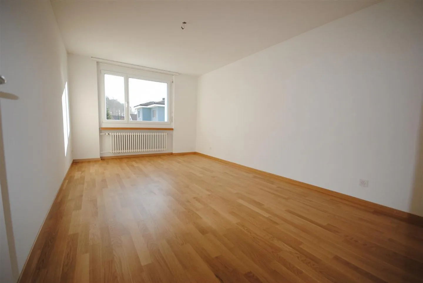 Cozy apartment near city center and directly at the train station! - Photo 5 of 7