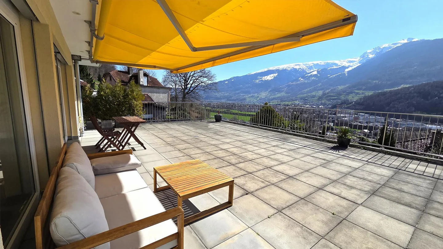Appartement en terrasse de 5 ½ pièces, presque neuf, avec la plus belle vue sur la vallée du côté ensoleillé - Photo 14 sur 17