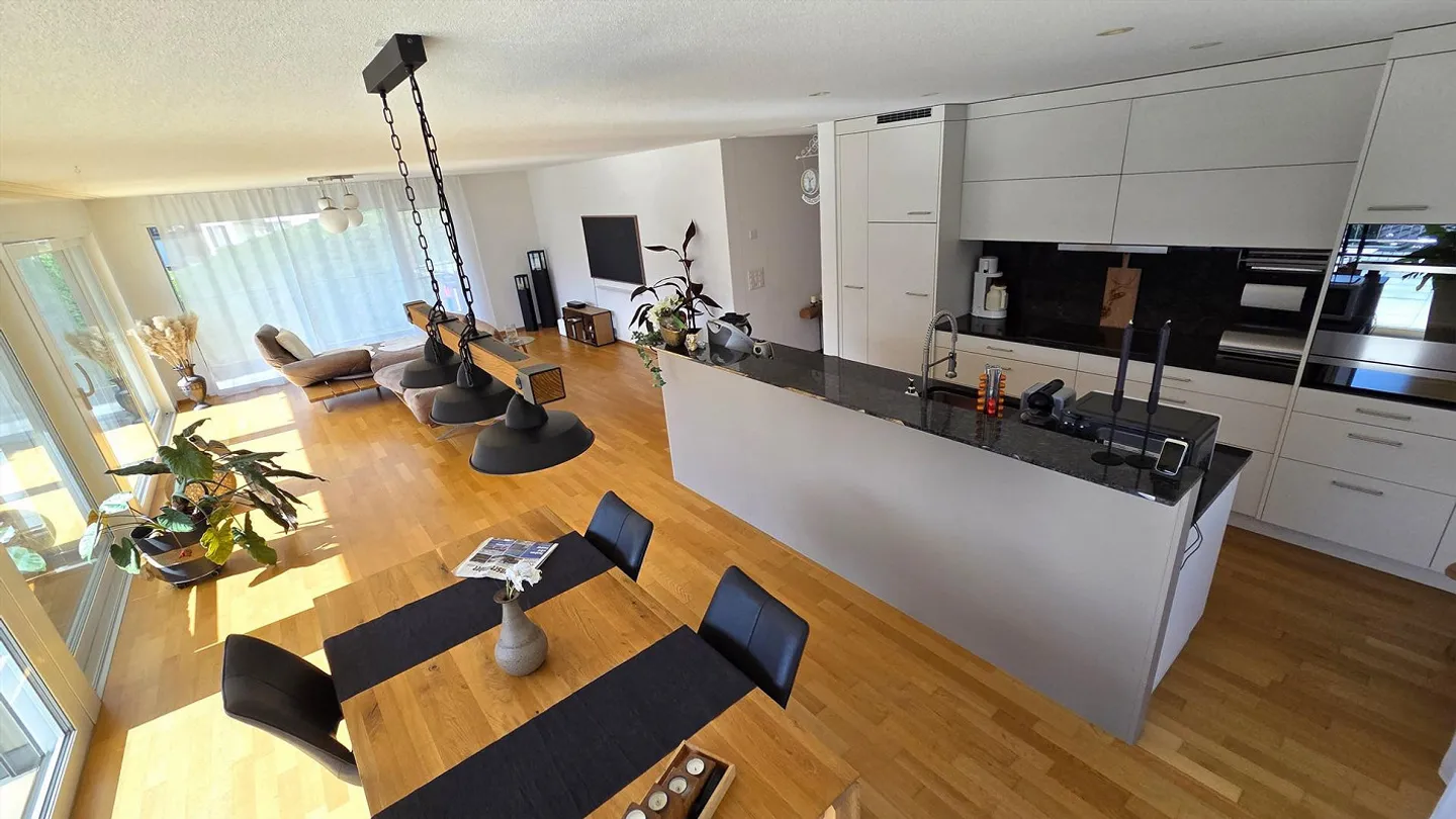 Appartement en terrasse de 5 ½ pièces, presque neuf, avec la plus belle vue sur la vallée du côté ensoleillé - Photo 11 sur 17