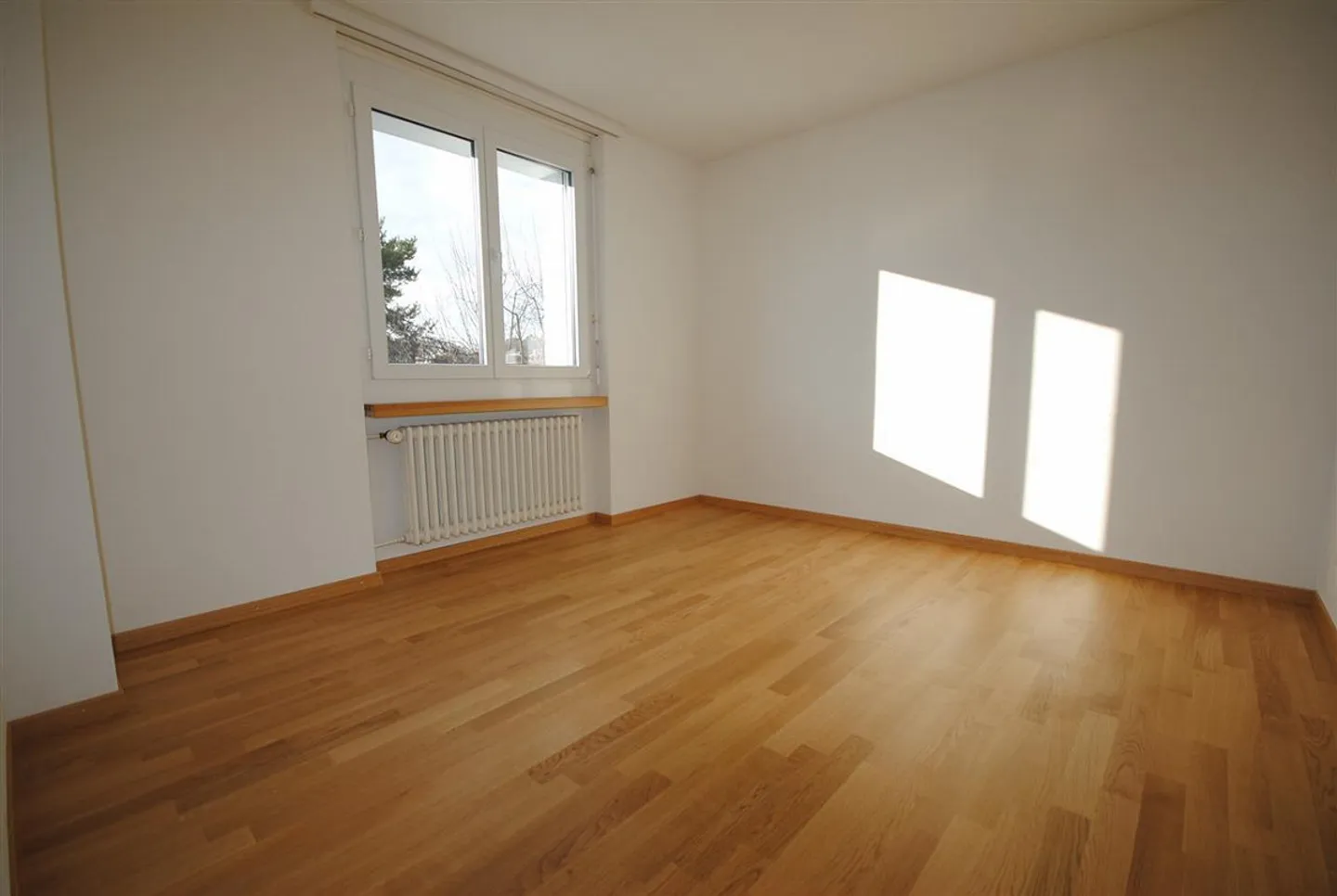 Cozy apartment near city center and directly at the train station! - Photo 2 of 7