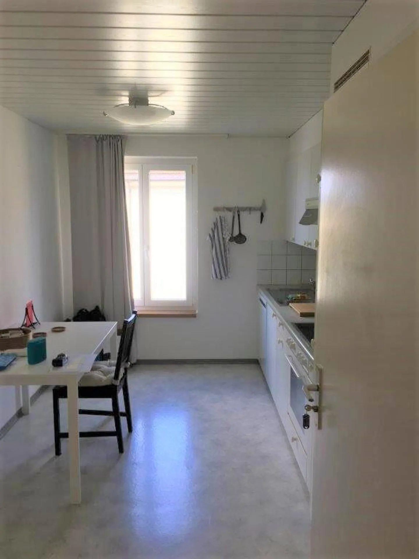 Beautiful, newly renovated 2 1/2 room apartment - Photo 3 of 7