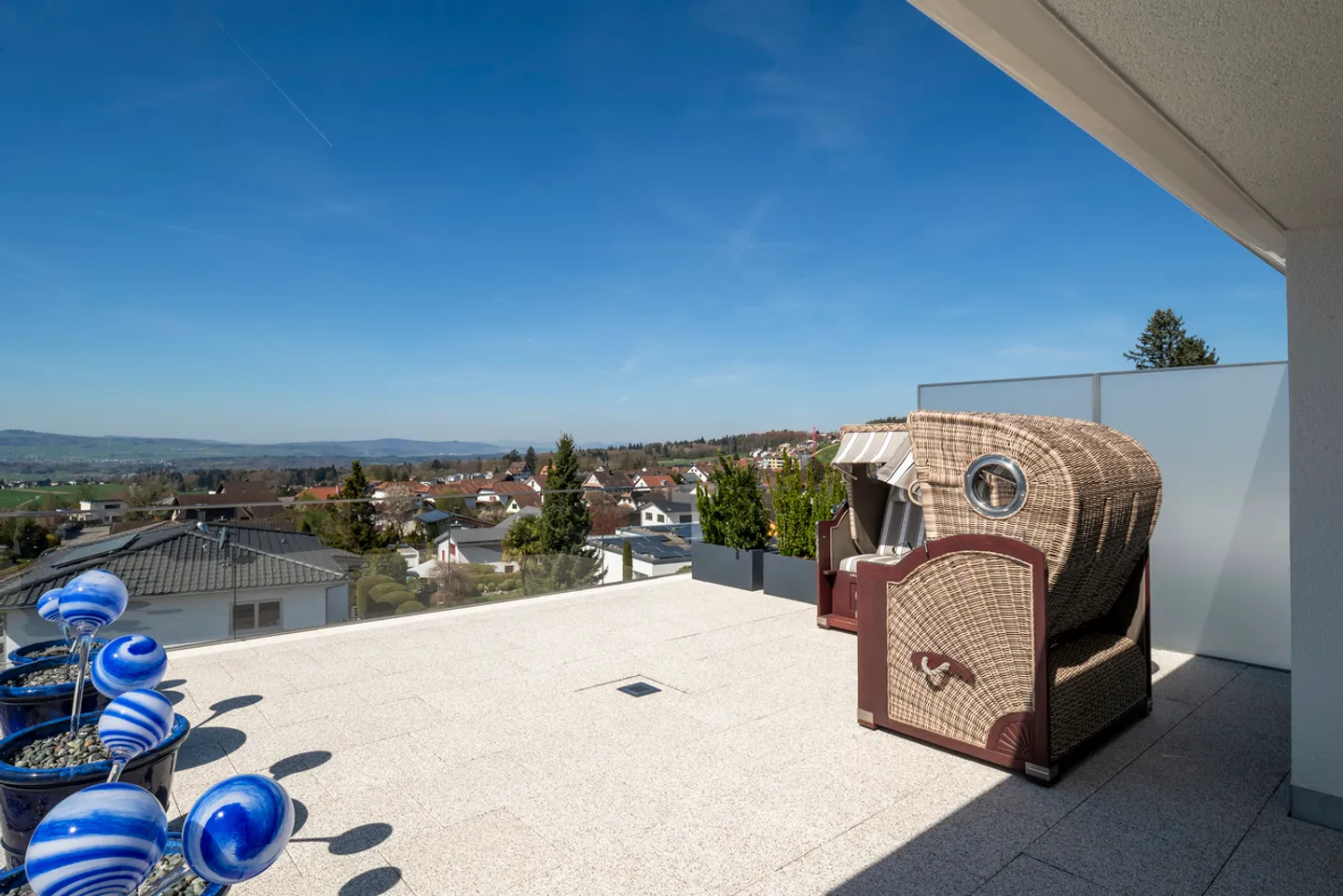 Panoramic view at its finest: Top-modern single-family house with pool - Photo 10 of 11