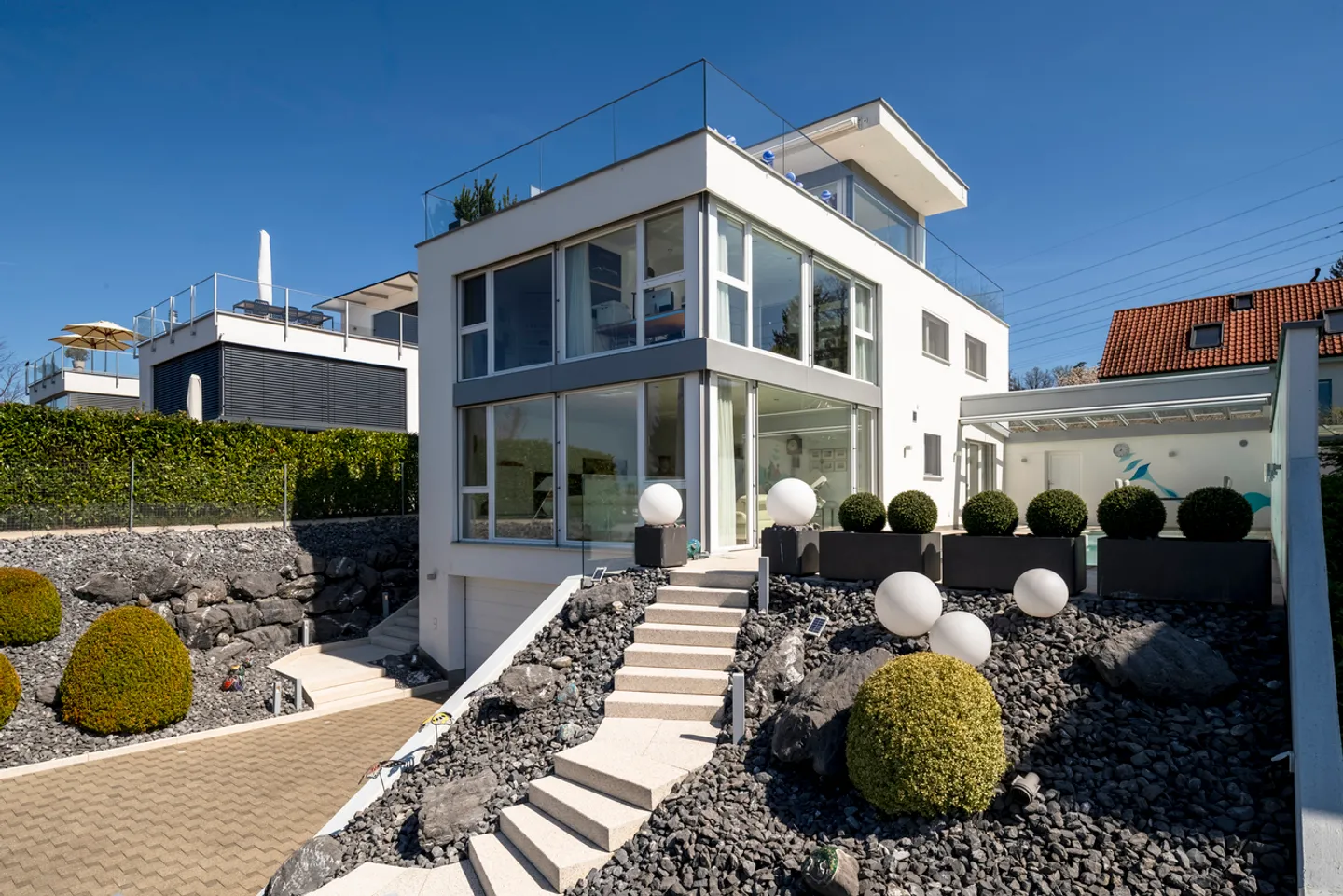 Panoramic view at its finest: Top-modern single-family house with pool - Photo 11 of 11