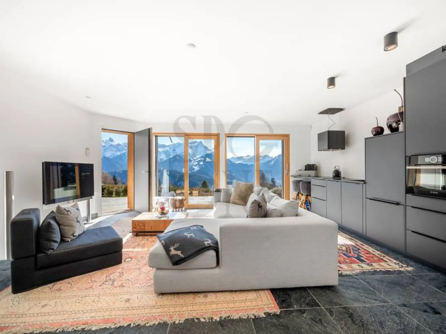 Luxury Chalet in Alpine Paradise - Photo 6 of 8