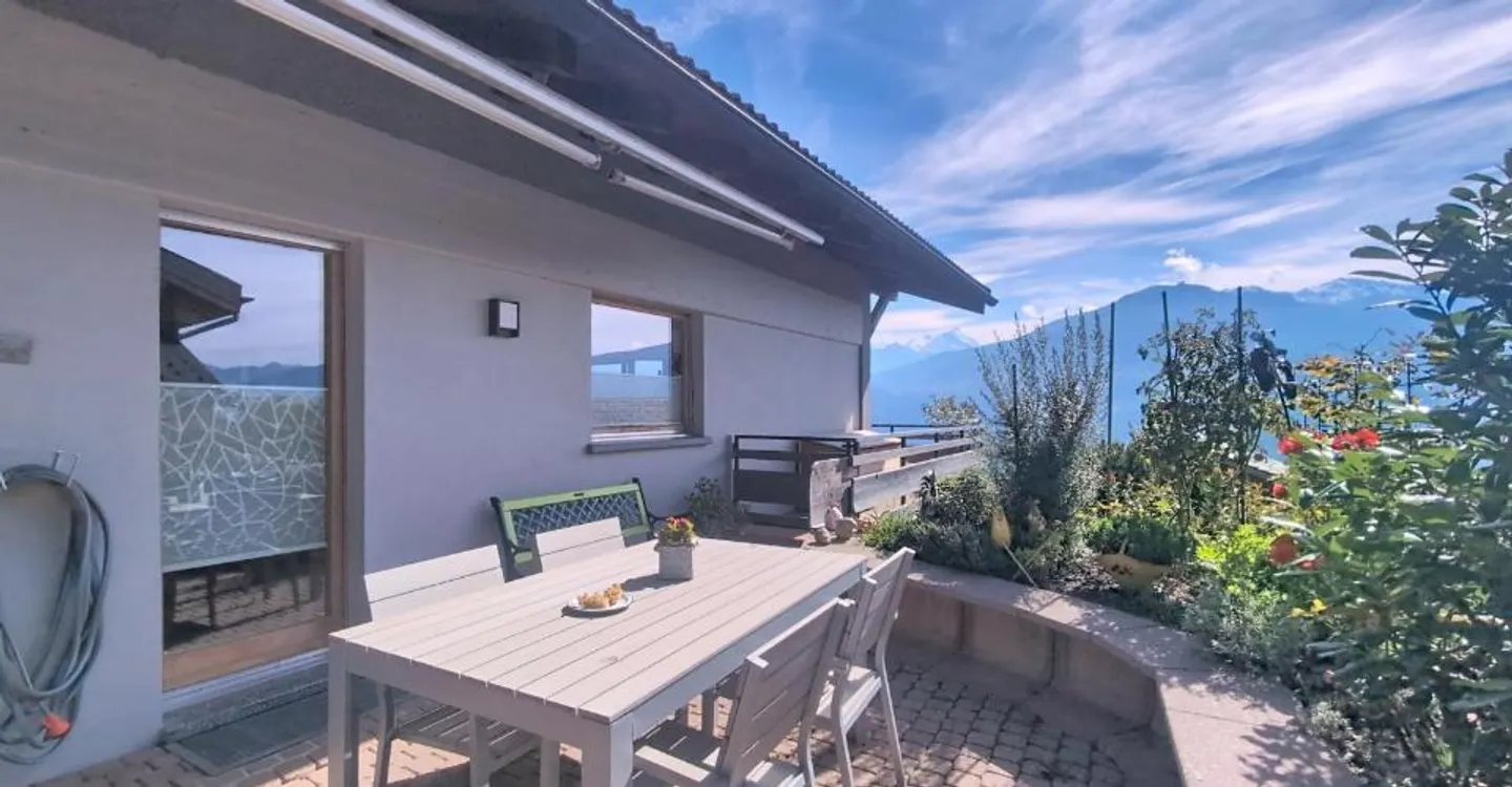 Chalet Charmant avec Vue Alpines - Photo 1 sur 11