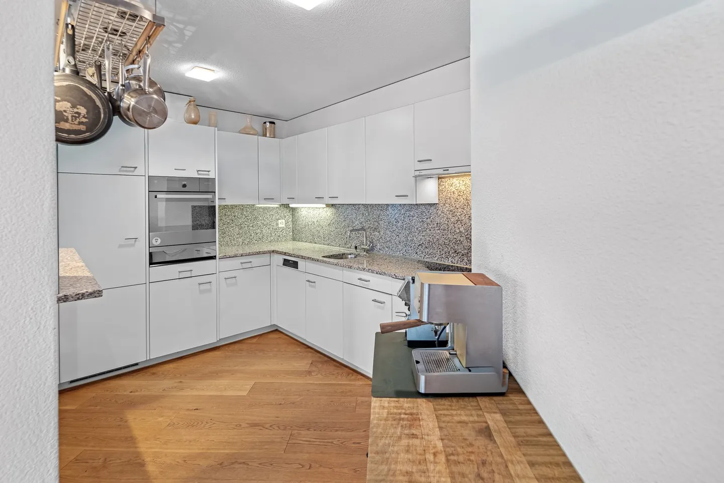 Paradiso del giardino adatto alle famiglie nel cuore di Hünenberg - Foto 2 di 7