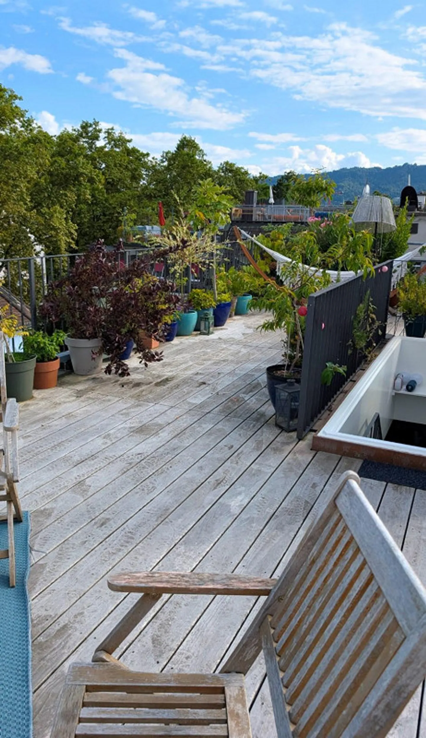 Charmante appartement de toit 3.5 pièces dans un bâtiment historique - Photo 7 sur 8