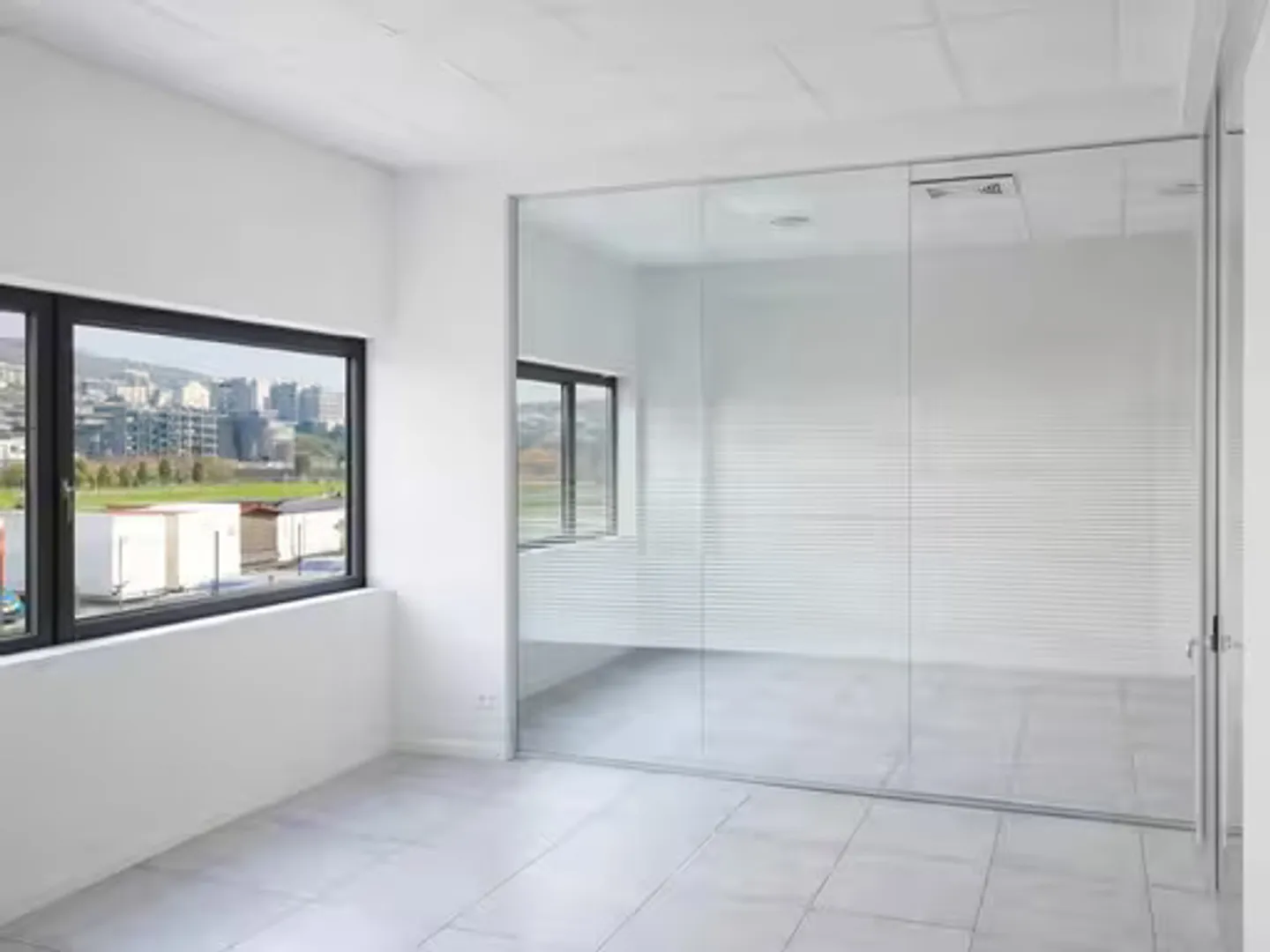 Espace Commercial pour Bureau/Showroom - Photo 1 sur 6