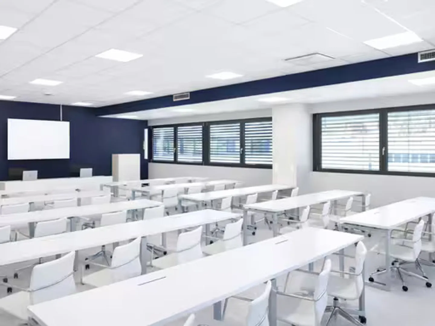 Espace Commercial pour Bureau/Showroom - Photo 2 sur 6