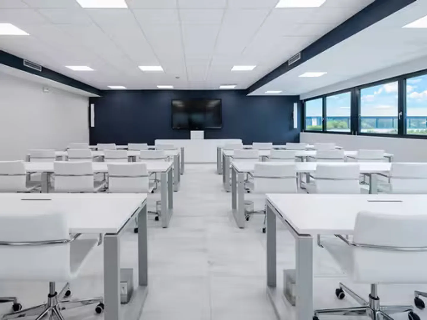 Espace Commercial pour Bureau/Showroom - Photo 3 sur 6