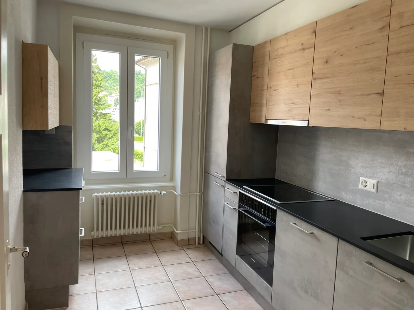JEANNERET 23, Appartamento 4 Camere 1° Piano Ristrutturato con Balcone - Foto 1 di 10