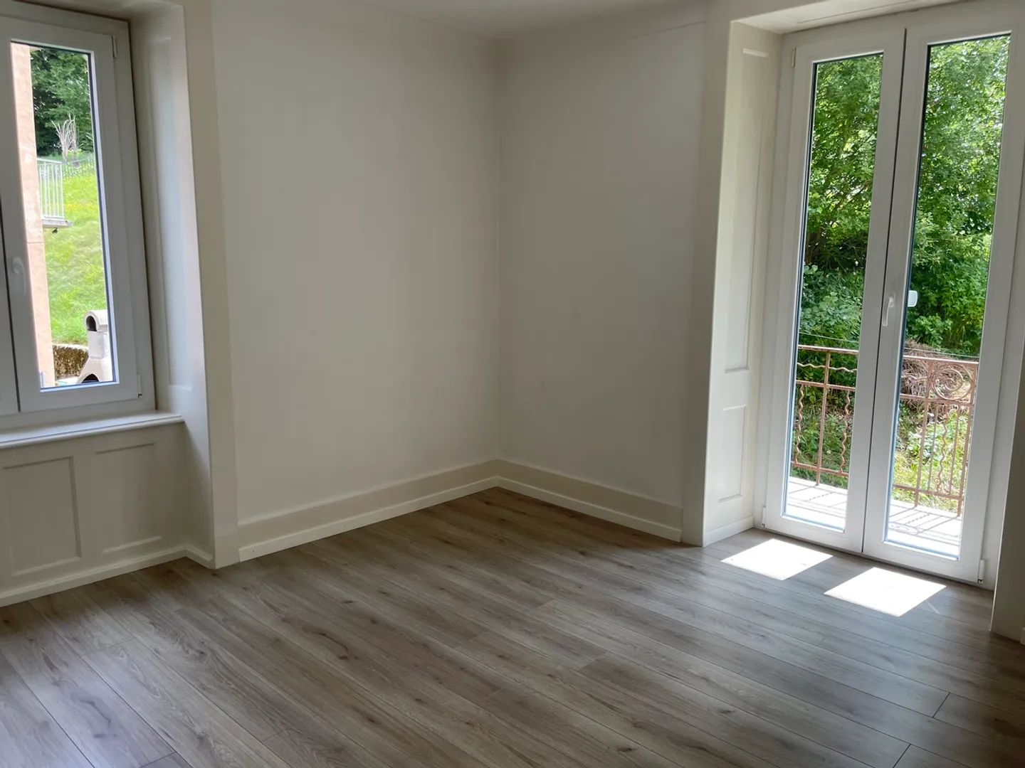JEANNERET 23, Appartamento 4 Camere 1° Piano Ristrutturato con Balcone - Foto 2 di 10