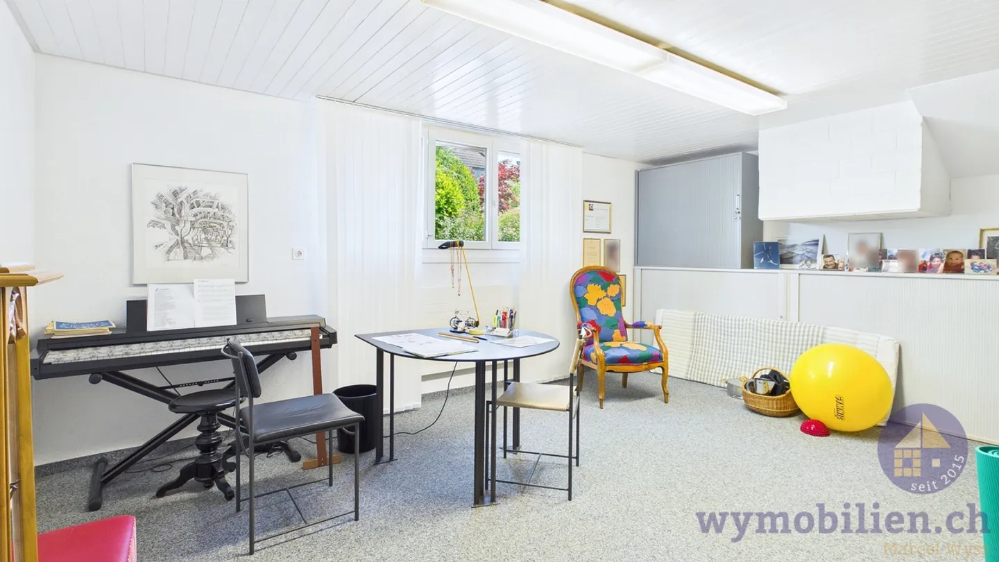 Casa con architettura unica e giardino da sogno - Foto 13 di 21