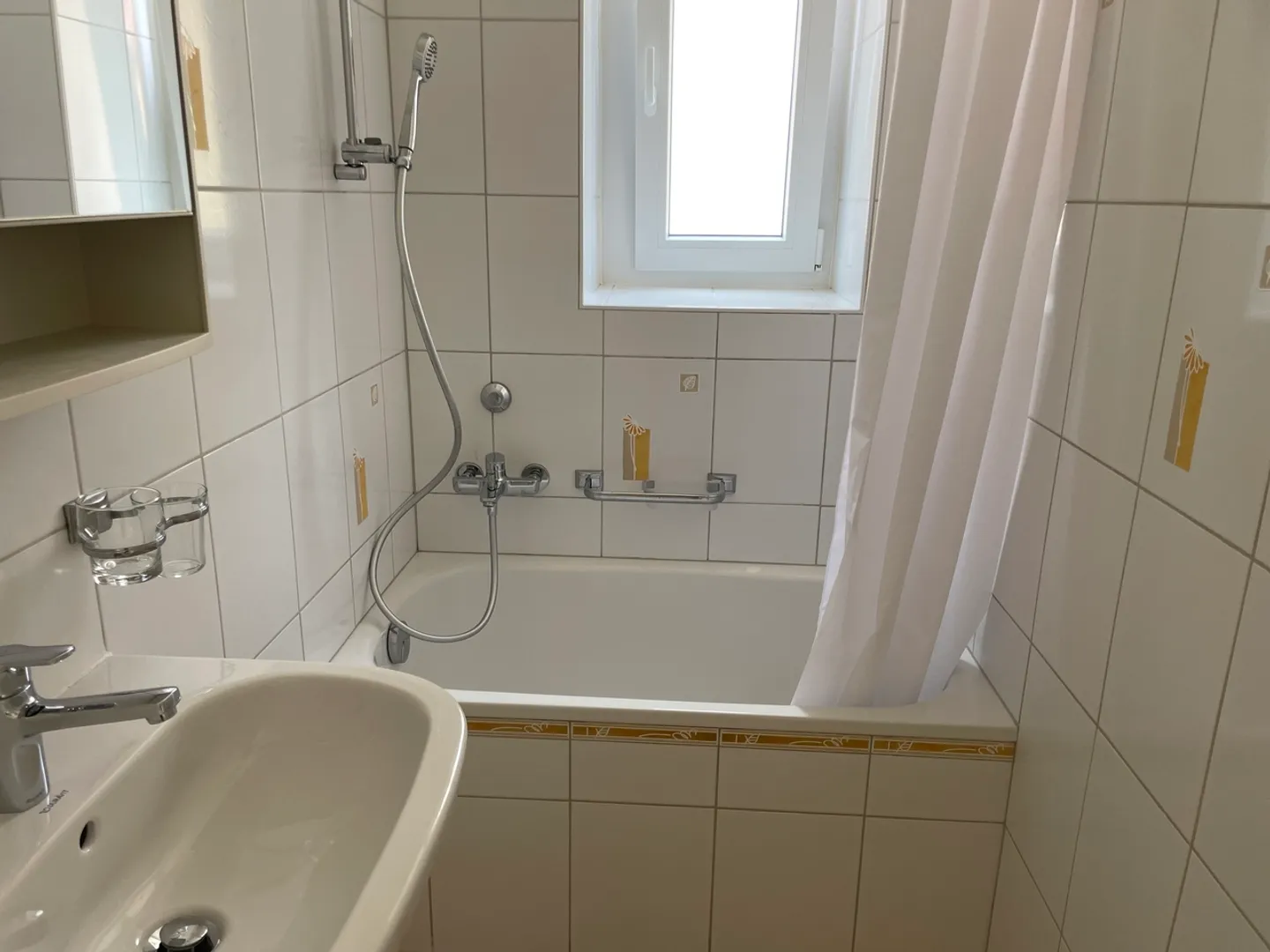 JEANNERET 23, Appartamento 4 Camere 1° Piano Ristrutturato con Balcone - Foto 8 di 10