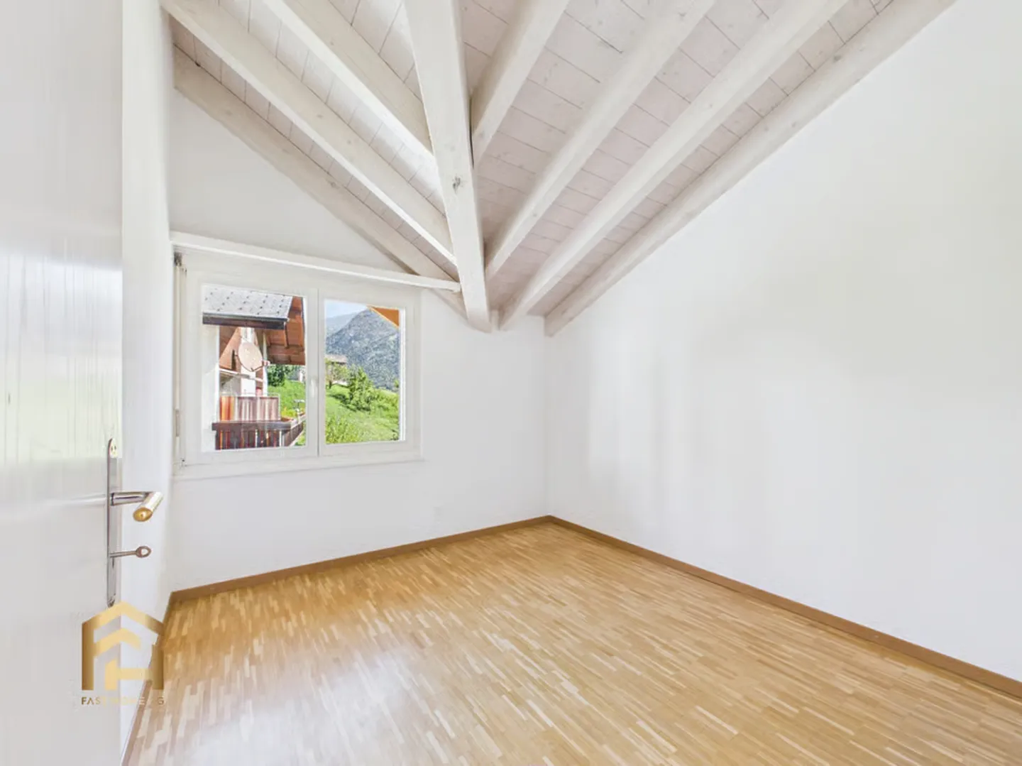 Maison de ville de 6,5 pièces avec terrasse et balcon - Photo 8 sur 13