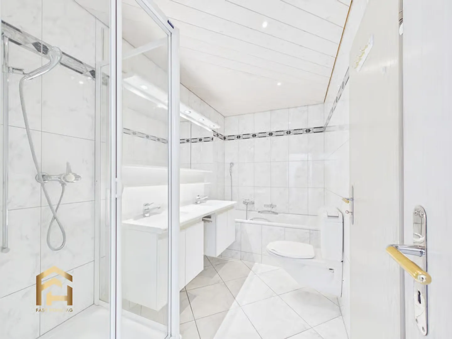 Maison de ville de 6,5 pièces avec terrasse et balcon - Photo 9 sur 13