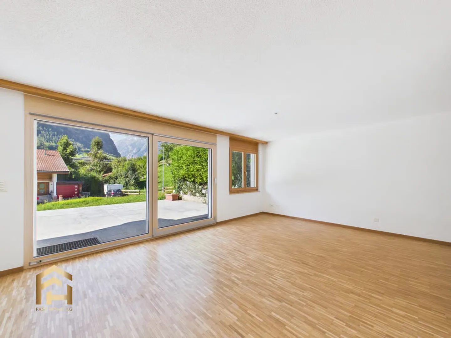 Maison de ville de 6,5 pièces avec terrasse et balcon - Photo 3 sur 13
