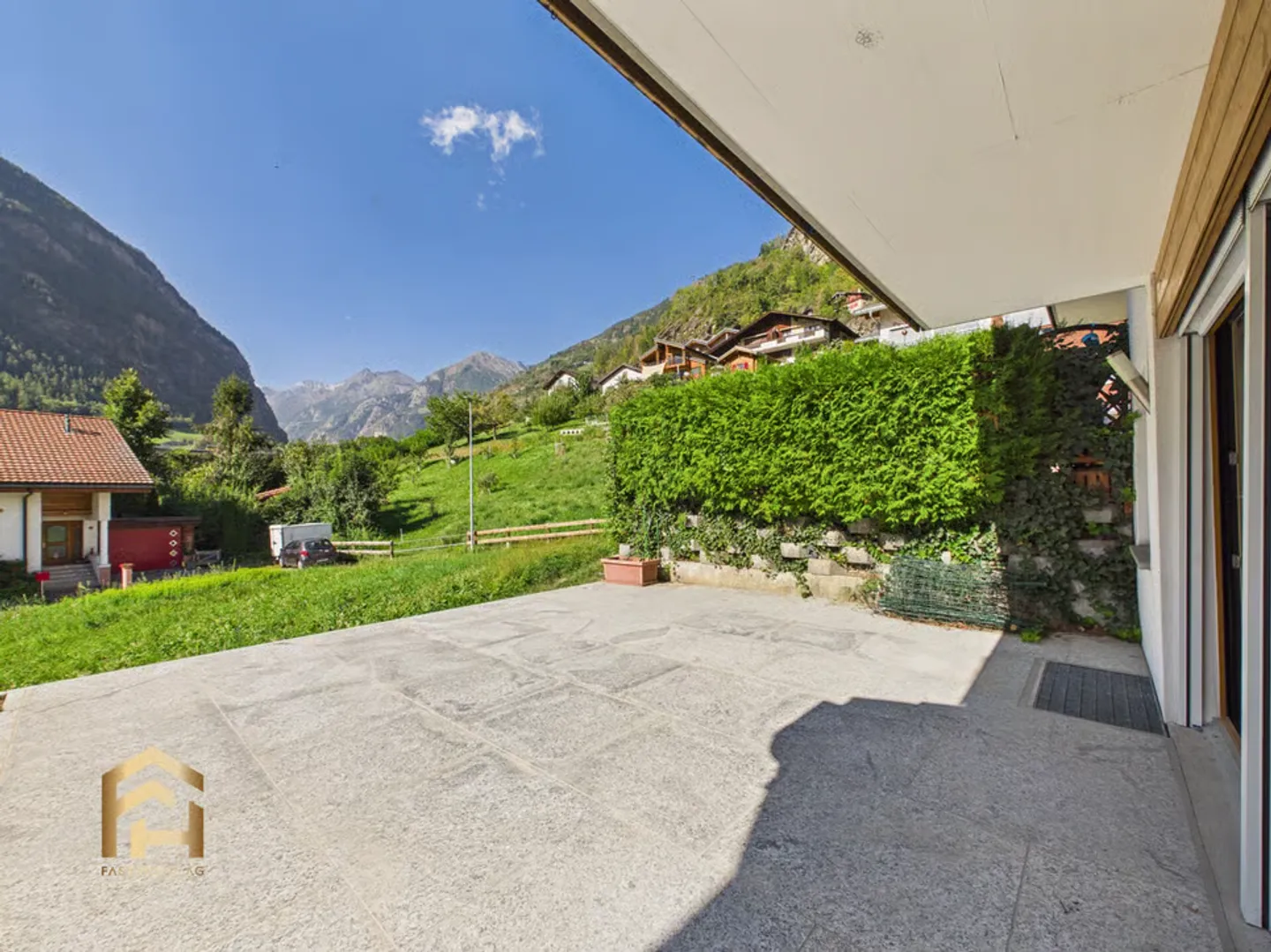 Maison de ville de 6,5 pièces avec terrasse et balcon - Photo 4 sur 13