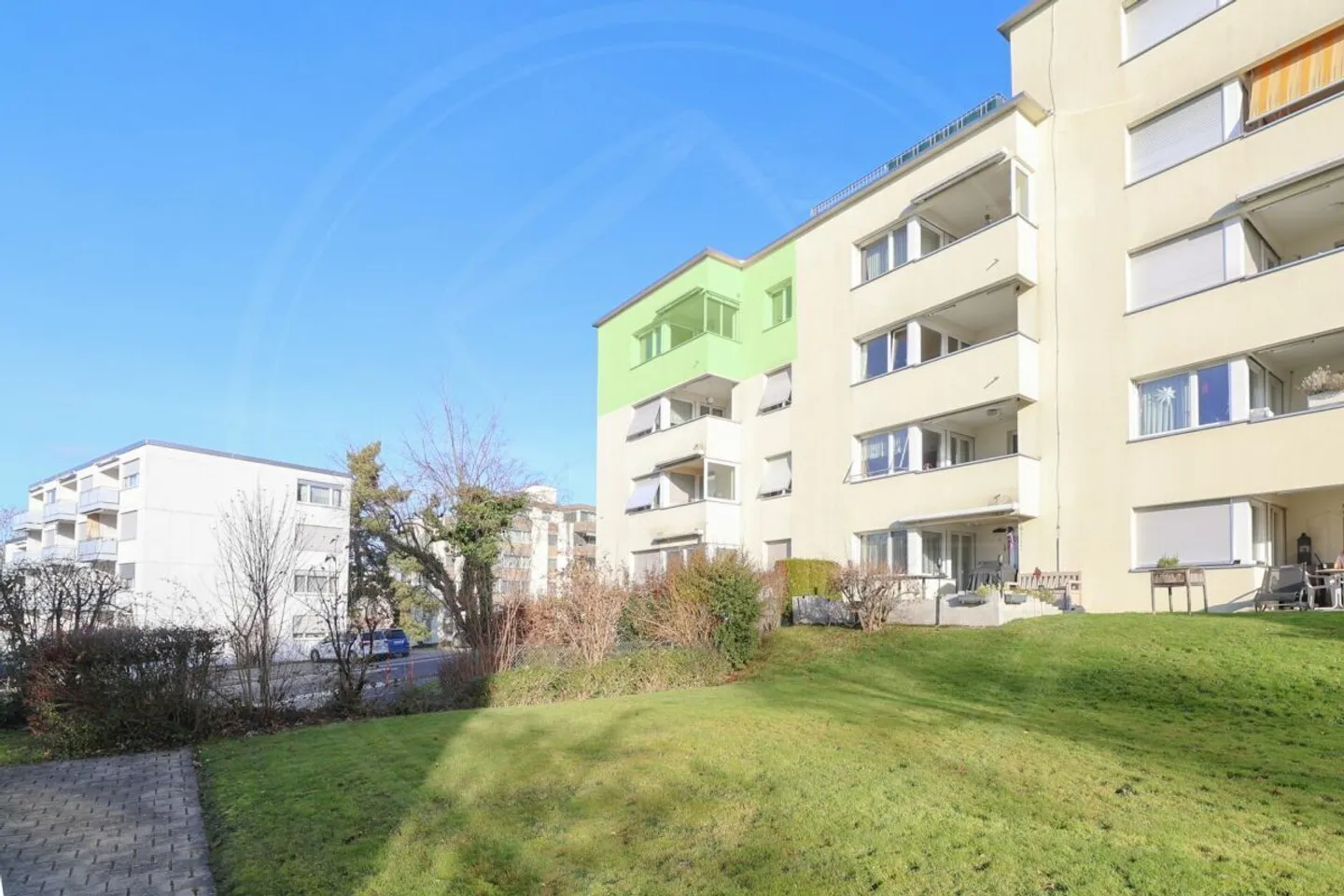 4-room apartment on the 3rd floor with a view and pool - Photo 1 of 11