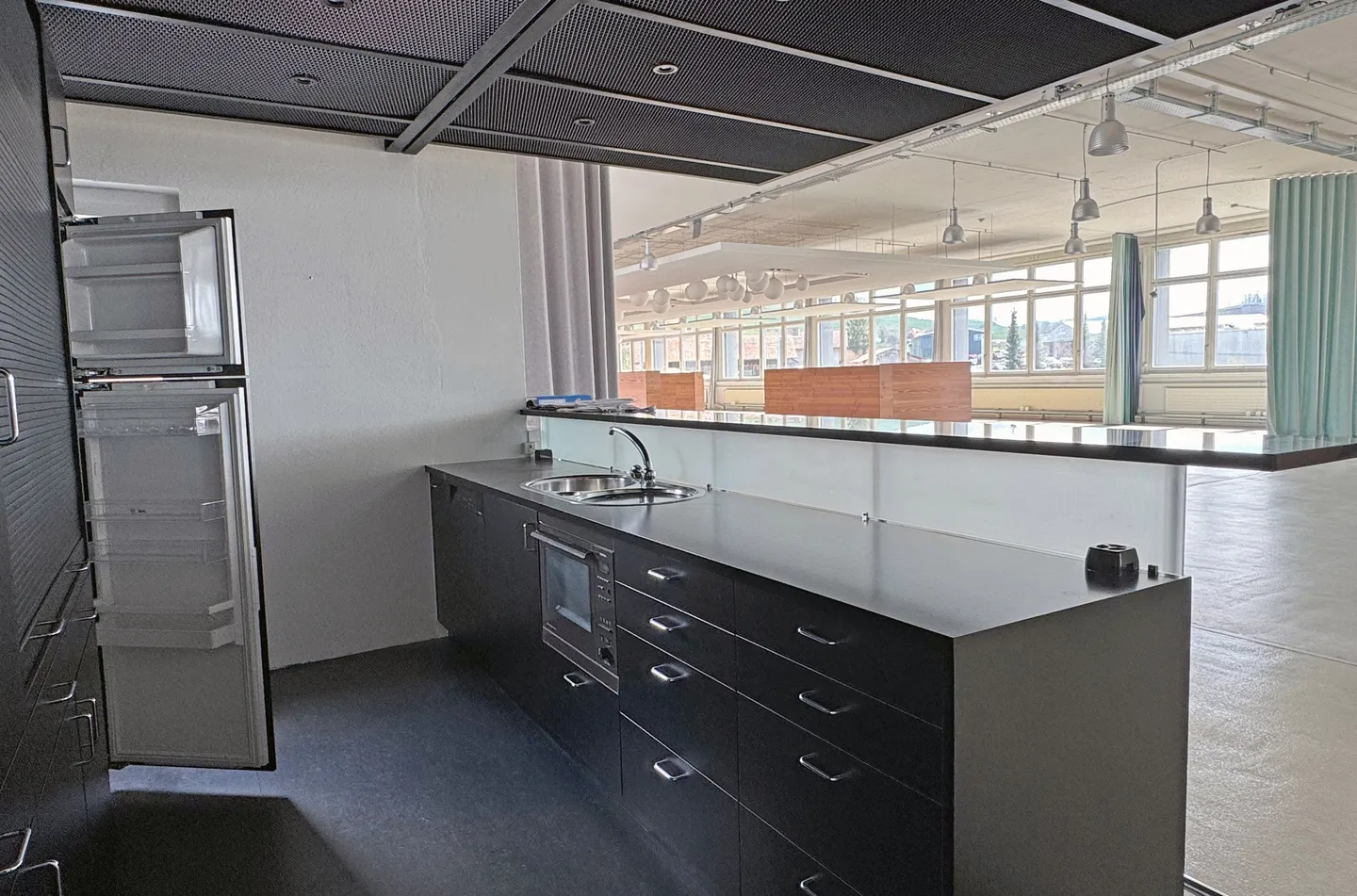 Ufficio/Esposizione/Pratica/Studio ecc. e Posti Auto - Biglen - Foto 8 di 10