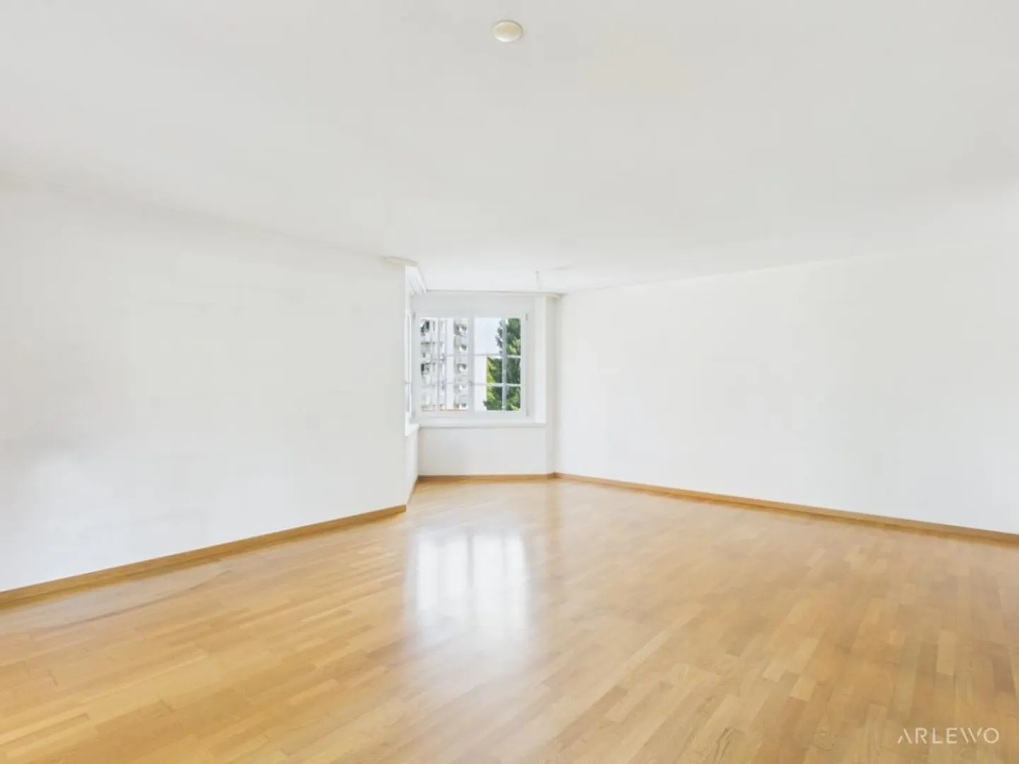 Welcome to Your 4.5-Room Oasis - Photo 5 of 13
